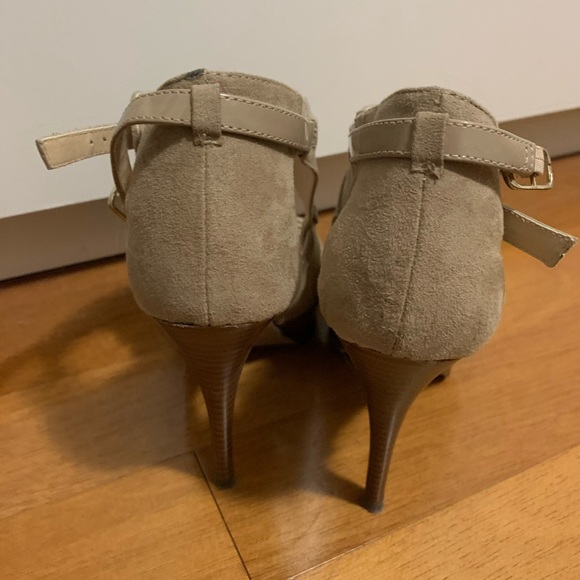 Shoes - Picture 2 of 3